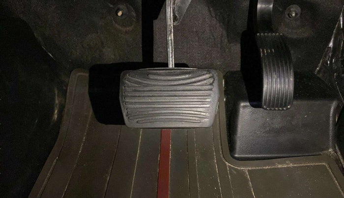 2021 Mahindra Thar LX D AT 4WD HT, Diesel, Automatic, 37,515 km, Pedals