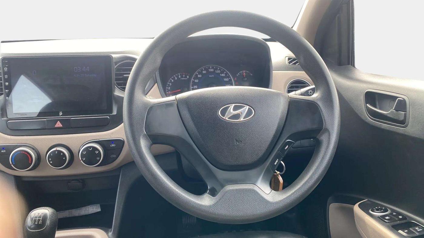 2015 Hyundai Grand i10 MAGNA 1.2 KAPPA VTVT, Petrol, Manual, 44,919 km, Steering Wheel Close Up