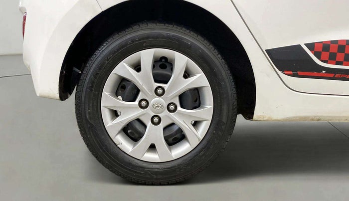 2016 Hyundai Grand i10 1.2 SPORTZ PRIME EDITION VTVT, Petrol, Manual, 69,672 km, Right Rear Wheel