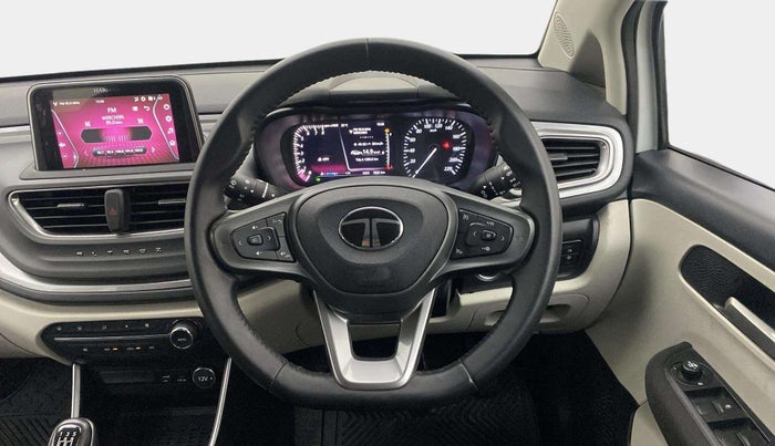 2024 Tata ALTROZ XZ + SUNROOF, Petrol, Manual, 7,771 km, Steering Wheel Close Up