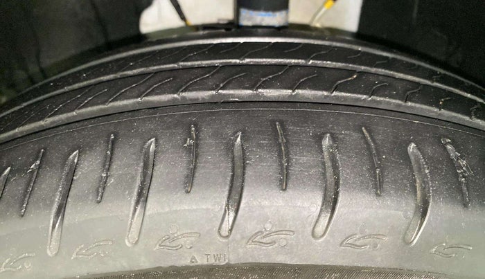 2024 Tata ALTROZ XZ + SUNROOF, Petrol, Manual, 7,771 km, Left Front Tyre Tread