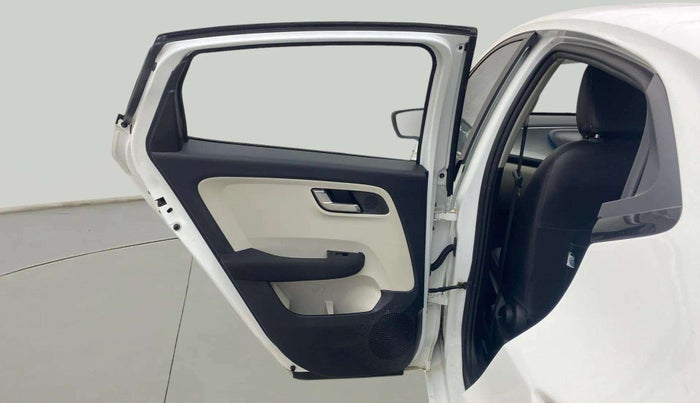 2024 Tata ALTROZ XZ + SUNROOF, Petrol, Manual, 7,771 km, LHS Rear Door