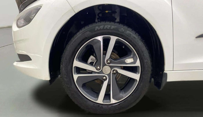 2024 Tata ALTROZ XZ + SUNROOF, Petrol, Manual, 7,771 km, Left Front Wheel