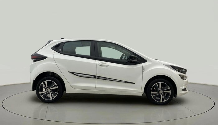 2024 Tata ALTROZ XZ + SUNROOF, Petrol, Manual, 7,771 km, Right Side View