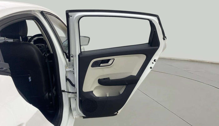 2024 Tata ALTROZ XZ + SUNROOF, Petrol, Manual, 7,771 km, RHS Rear Door