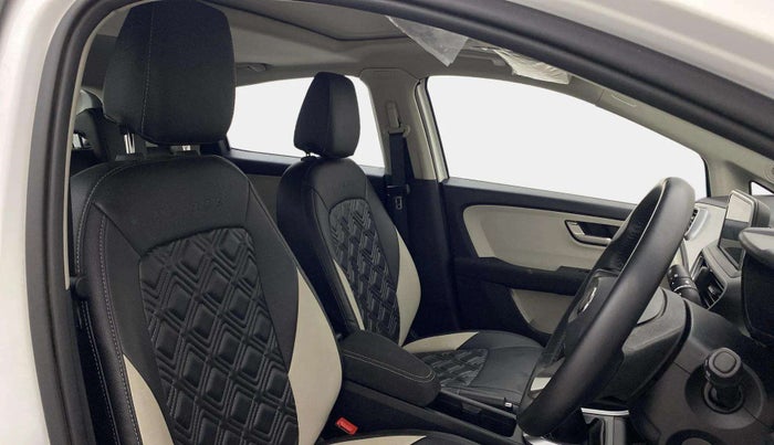 2024 Tata ALTROZ XZ + SUNROOF, Petrol, Manual, 7,771 km, Right Side Front Door Cabin