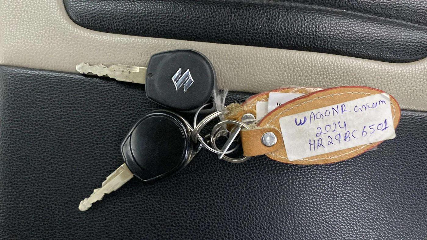 2024 Maruti New Wagon-R VXI CNG 1.0, CNG, Manual, 29,909 km, Key Close Up