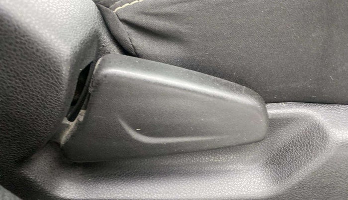 2021 Renault Kwid RXL, Petrol, Manual, 12,069 km, Driver Side Adjustment Panel