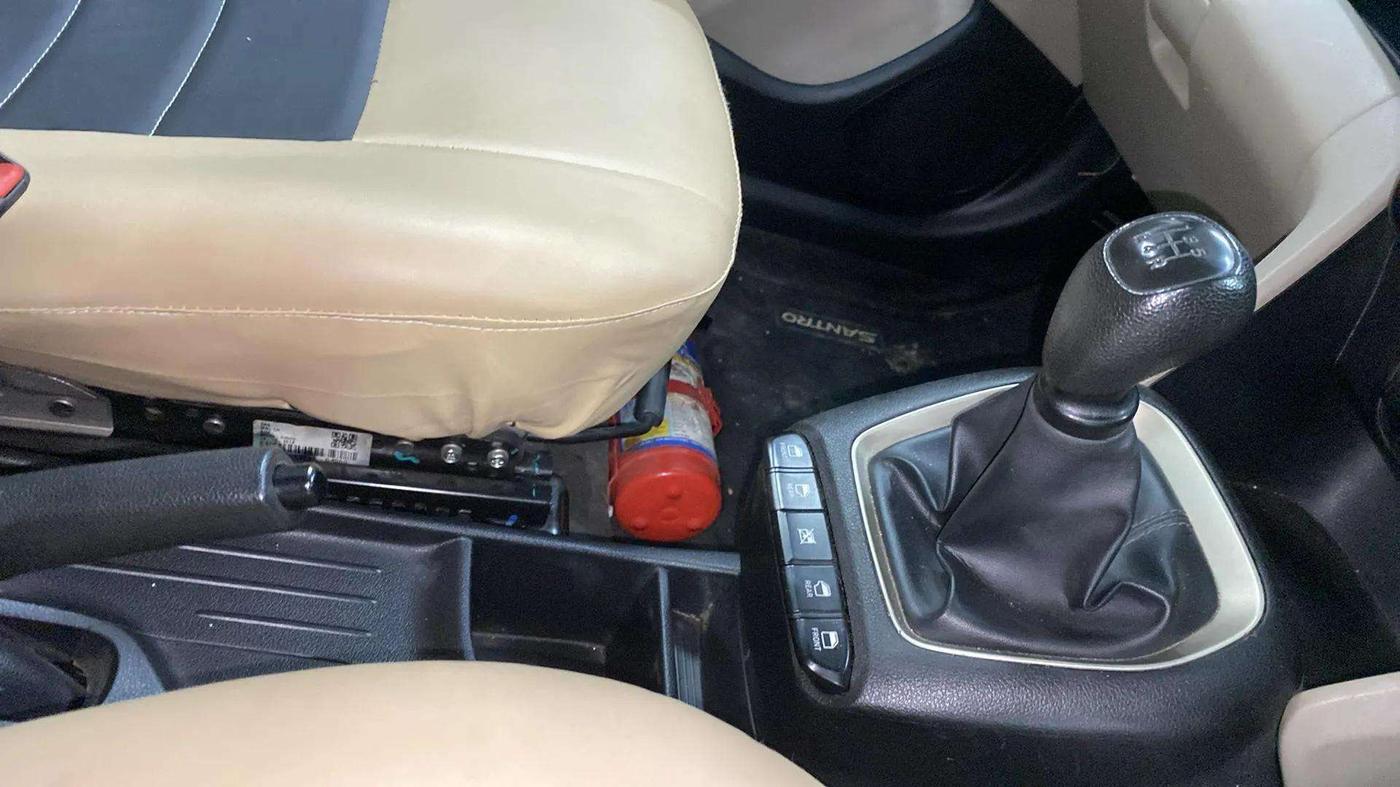 2018 Hyundai NEW SANTRO SPORTZ CNG, CNG, Manual, 67,399 km, Gear Lever
