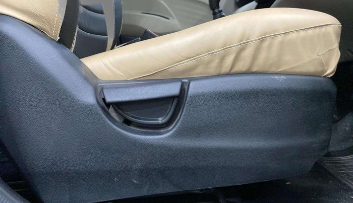 2018 Hyundai NEW SANTRO SPORTZ CNG, CNG, Manual, 67,251 km, Driver Side Adjustment Panel