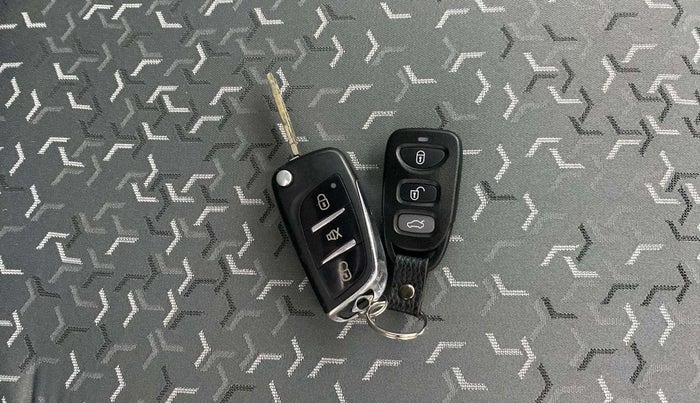 2023 Tata TIGOR XM PETROL, Petrol, Manual, 54,102 km, Key Close Up