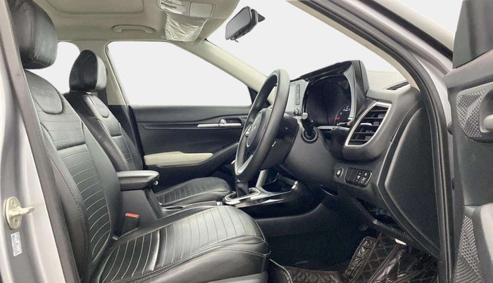 2022 KIA SELTOS HTK PLUS 1.5 IMT, Petrol, Manual, 20,460 km, Right Side Front Door Cabin