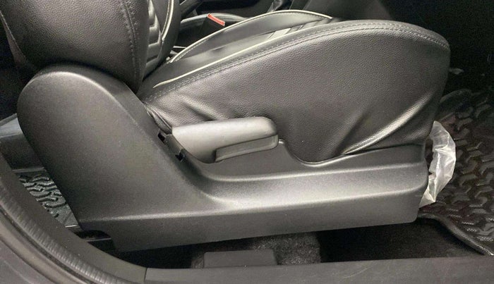 2021 Maruti Vitara Brezza ZXI AT SHVS, Petrol, Automatic, 35,469 km, Driver Side Adjustment Panel