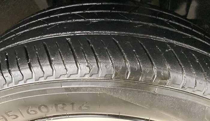 2022 Nissan MAGNITE XV PREMIUM, Petrol, Manual, 73,757 km, Right Front Tyre Tread