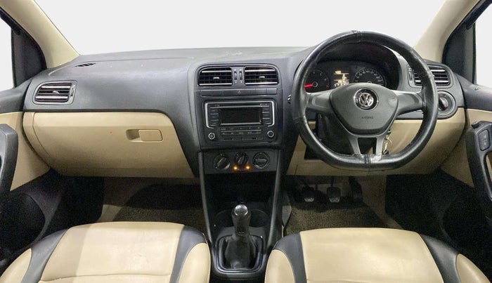 2016 Volkswagen Ameo HIGHLINE1.2L, Petrol, Manual, 29,578 km, Dashboard