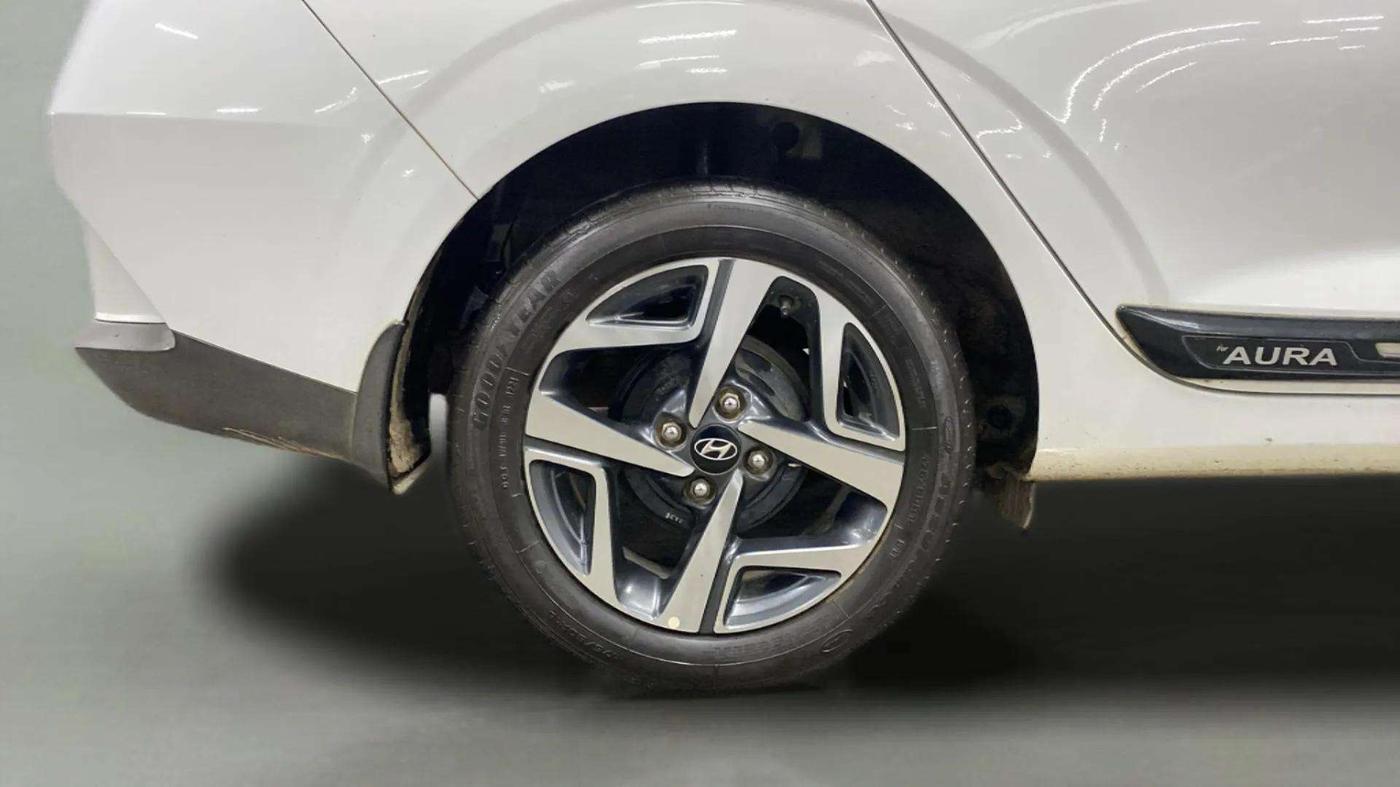 2021 Hyundai AURA SX PLUS 1.2 AMT, Petrol, Automatic, 22,467 km, Right Rear Wheel