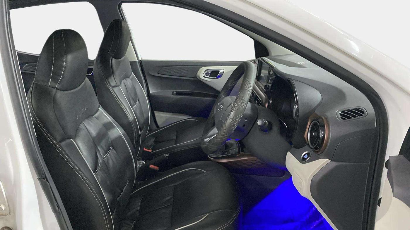 2021 Hyundai AURA SX PLUS 1.2 AMT, Petrol, Automatic, 22,467 km, Right Side Front Door Cabin