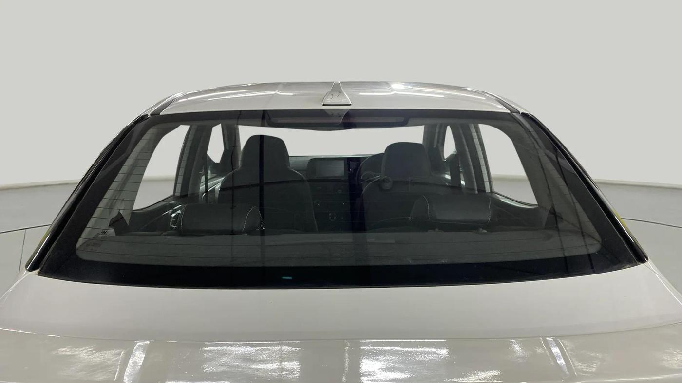 2021 Hyundai AURA SX PLUS 1.2 AMT, Petrol, Automatic, 22,467 km, Rear Windshield