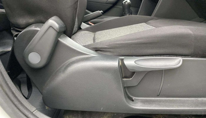 2017 Volkswagen Ameo COMFORTLINE 1.2L, Petrol, Manual, 43,908 km, Driver Side Adjustment Panel