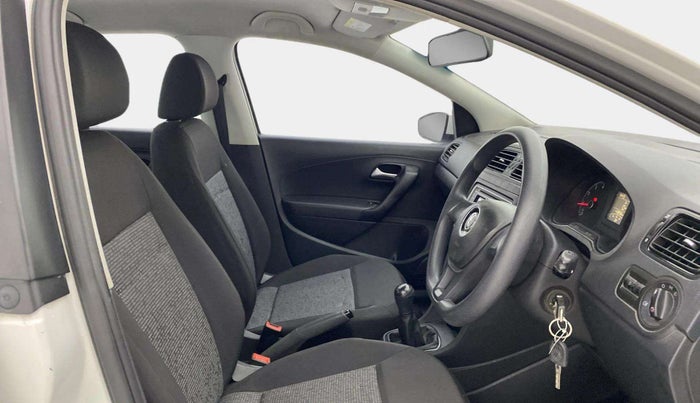 2017 Volkswagen Ameo COMFORTLINE 1.2L, Petrol, Manual, 43,908 km, Right Side Front Door Cabin