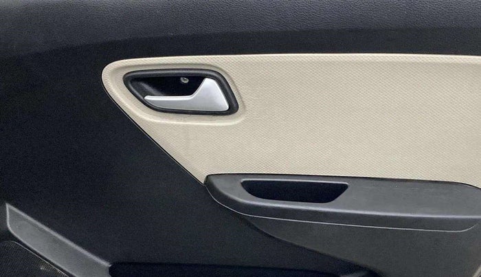 2022 Maruti Alto LXI OPT CNG, CNG, Manual, 51,119 km, Driver Side Door Panels Control