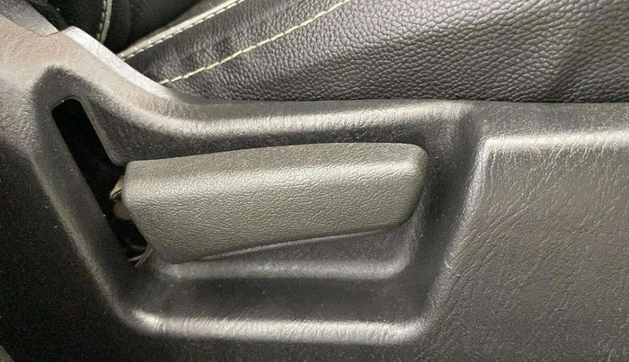 2022 Maruti Alto LXI OPT CNG, CNG, Manual, 51,119 km, Driver Side Adjustment Panel