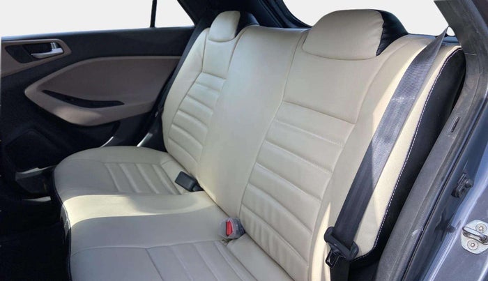 2020 Hyundai Elite i20 SPORTZ PLUS 1.2, Petrol, Manual, 46,883 km, Right Side Rear Door Cabin