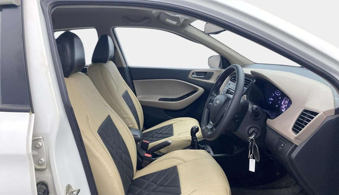 2016 Hyundai Elite i20 SPORTZ 1.2, Petrol, Manual, 94,984 km, Right Side Front Door Cabin
