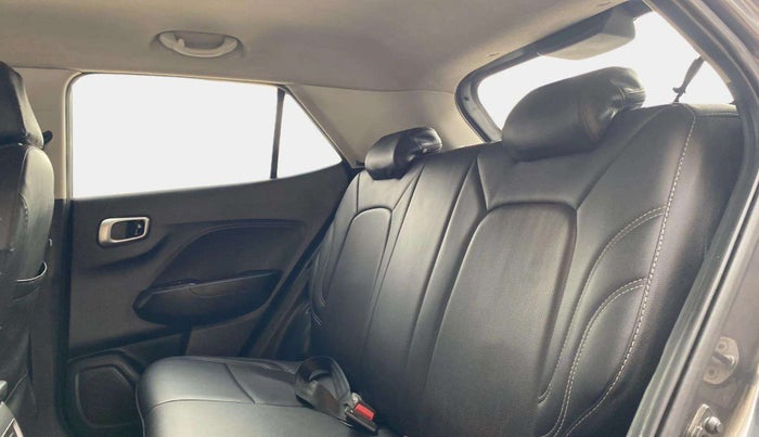 2020 Hyundai VENUE S+ 1.2, Petrol, Manual, 69,980 km, Right Side Rear Door Cabin