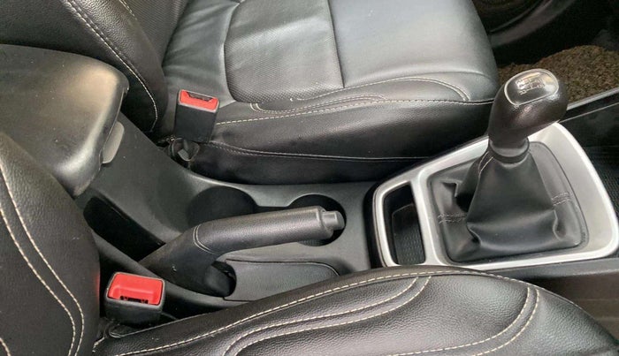 2020 Hyundai VENUE S+ 1.2, Petrol, Manual, 69,980 km, Gear Lever
