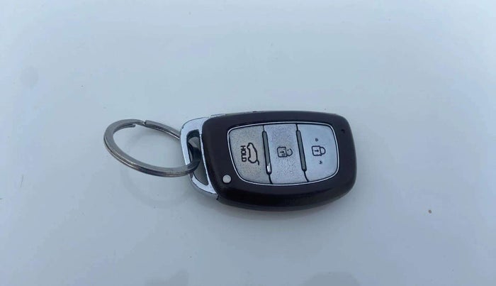 2016 Hyundai Creta SX PLUS 1.6 PETROL, Petrol, Manual, 40,730 km, Key Close Up