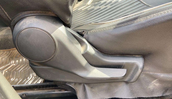2017 Maruti IGNIS ZETA 1.2, Petrol, Manual, 55,561 km, Driver Side Adjustment Panel