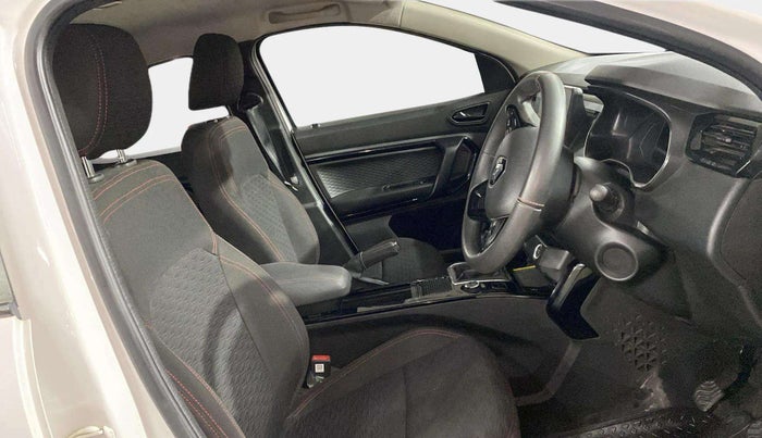 2022 Renault Kiger RXZ MT, Petrol, Manual, 15,551 km, Right Side Front Door Cabin