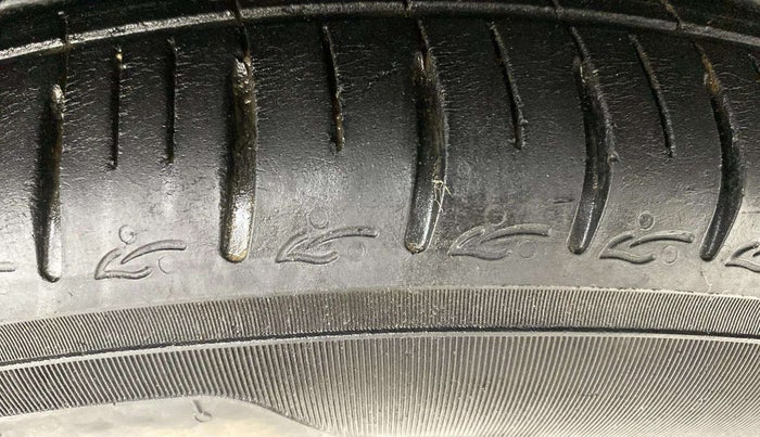 2020 Hyundai AURA SX PLUS 1.2 AMT, Petrol, Automatic, 33,512 km, Left Front Tyre Tread