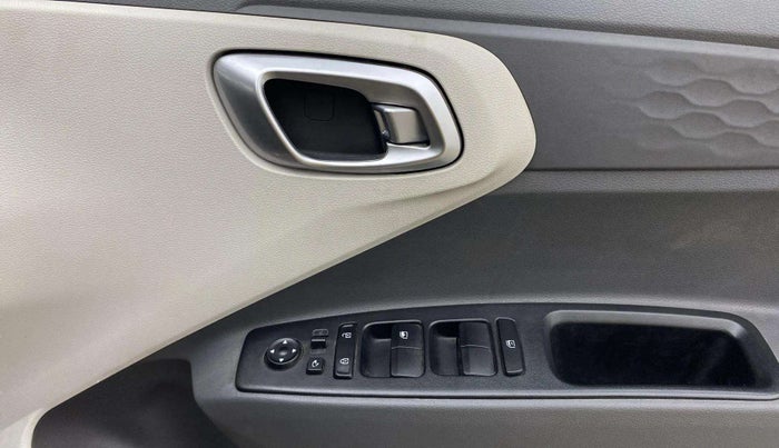 2020 Hyundai AURA SX PLUS 1.2 AMT, Petrol, Automatic, 33,512 km, Driver Side Door Panels Control