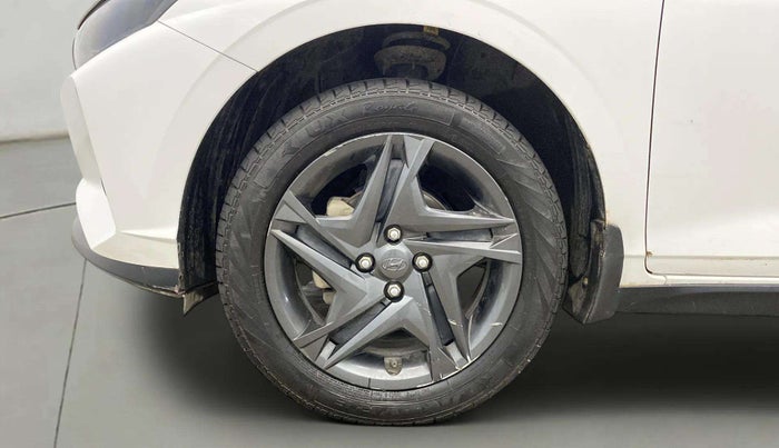 2023 Hyundai NEW I20 SPORTZ 1.2 MT, Petrol, Manual, 30,956 km, Left Front Wheel