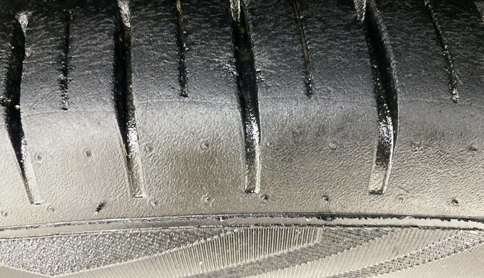 2023 Maruti Baleno ZETA 1.2 AGS, Petrol, Automatic, 31,651 km, Left Front Tyre Tread