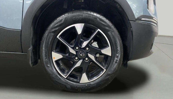 2024 Tata PUNCH CREATIVE AMT 1.2 RTN DUAL TONE, Petrol, Automatic, 2,686 km, Right Front Wheel