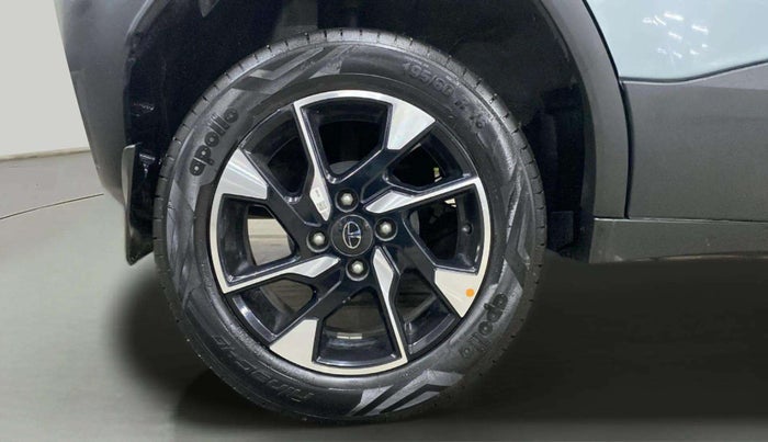 2024 Tata PUNCH CREATIVE AMT 1.2 RTN DUAL TONE, Petrol, Automatic, 2,686 km, Right Rear Wheel