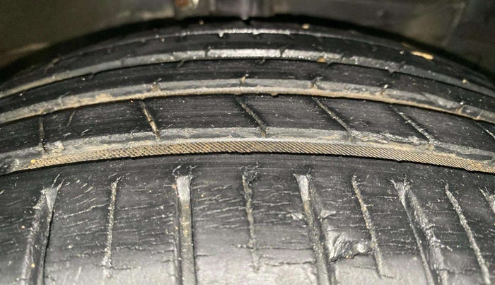 2018 Maruti Ciaz ALPHA 1.4 PETROL, Petrol, Manual, 37,934 km, Right Front Tyre Tread