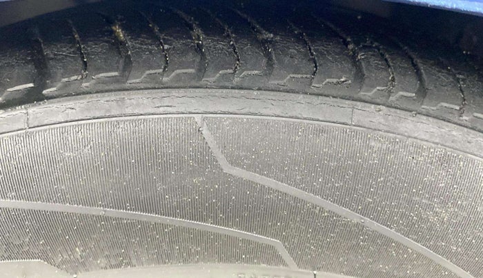 2016 Maruti Baleno ZETA CVT PETROL 1.2, Petrol, Automatic, 83,359 km, Left Front Tyre Tread