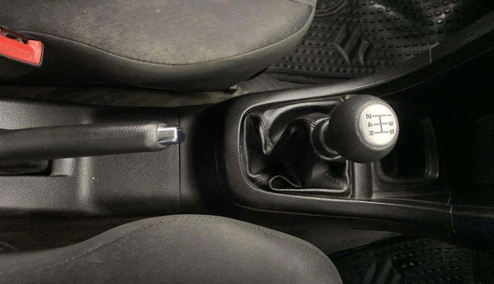 2015 Maruti Swift VXI, Petrol, Manual, 38,351 km, Gear Lever