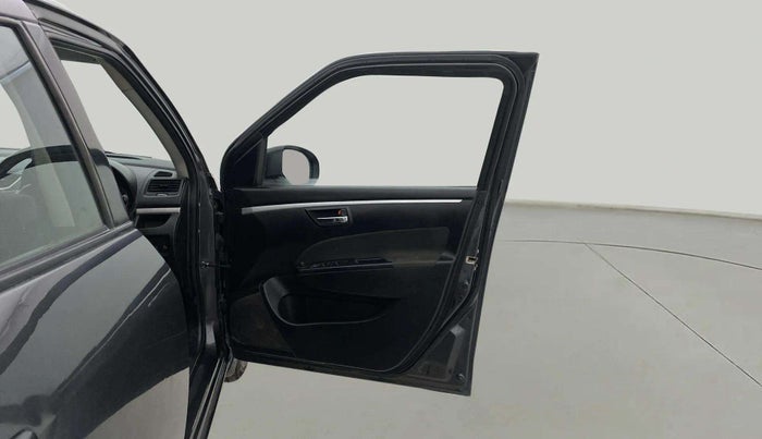 2015 Maruti Swift VXI, Petrol, Manual, 38,351 km, RHS Front Door