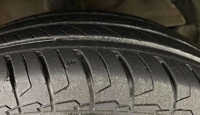 2022 Maruti Swift VXI AMT, Petrol, Automatic, 53,087 km, Right Front Tyre Tread