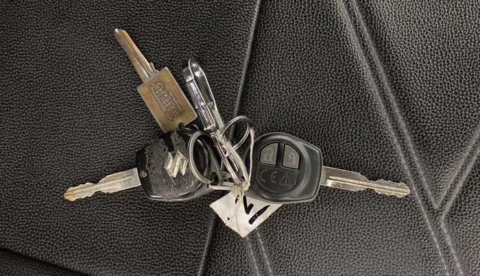 2022 Maruti Swift VXI AMT, Petrol, Automatic, 53,087 km, Key Close Up