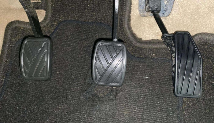 2022 Maruti Dzire ZXI CNG, CNG, Manual, 56,330 km, Pedals
