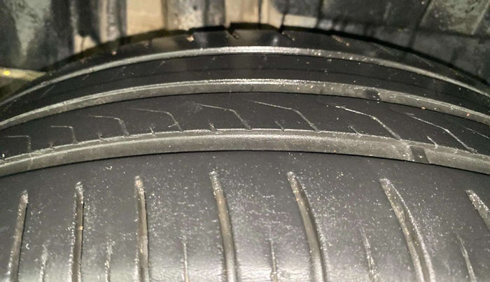 2022 Maruti Dzire ZXI CNG, CNG, Manual, 56,330 km, Right Rear Tyre Tread