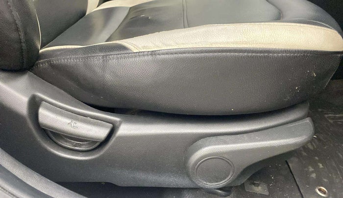 2018 Hyundai Grand i10 ASTA 1.2 KAPPA VTVT, Petrol, Manual, 39,385 km, Driver Side Adjustment Panel