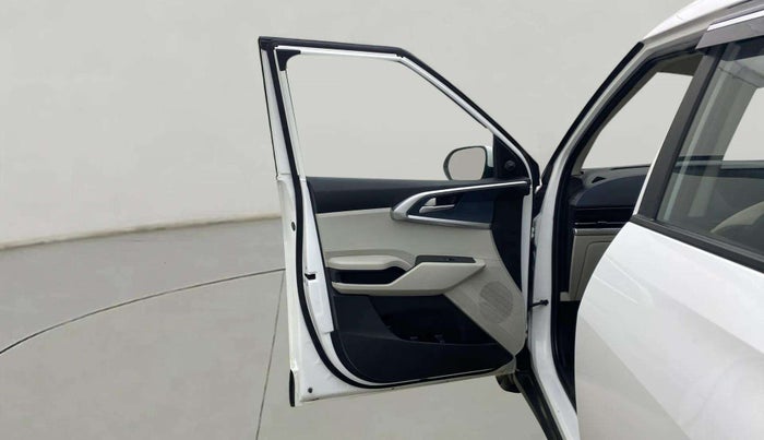2023 KIA CARENS PREMIUM 1.4 PETROL 7 STR, Petrol, Manual, 39,689 km, LHS Front Door