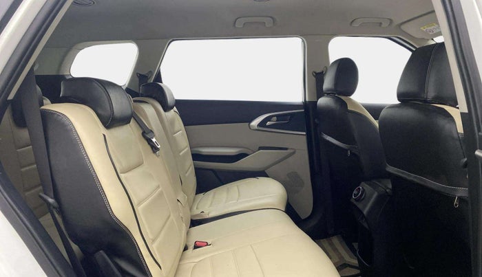 2023 KIA CARENS PREMIUM 1.4 PETROL 7 STR, Petrol, Manual, 39,689 km, Right Side Rear Door Cabin